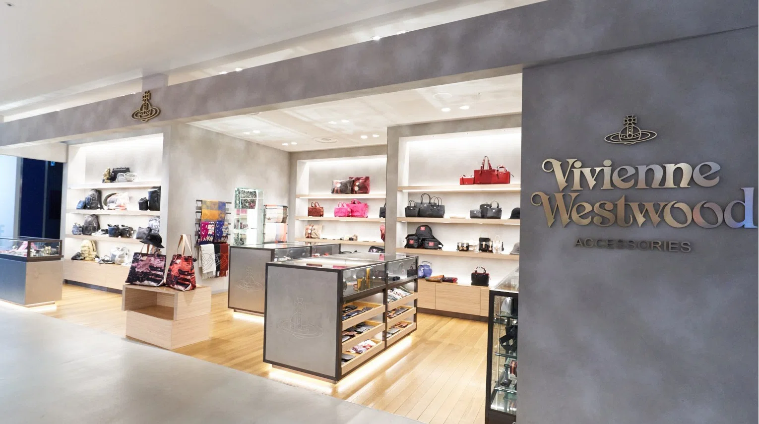 Banner 1 - Vivienne Westwood 日本